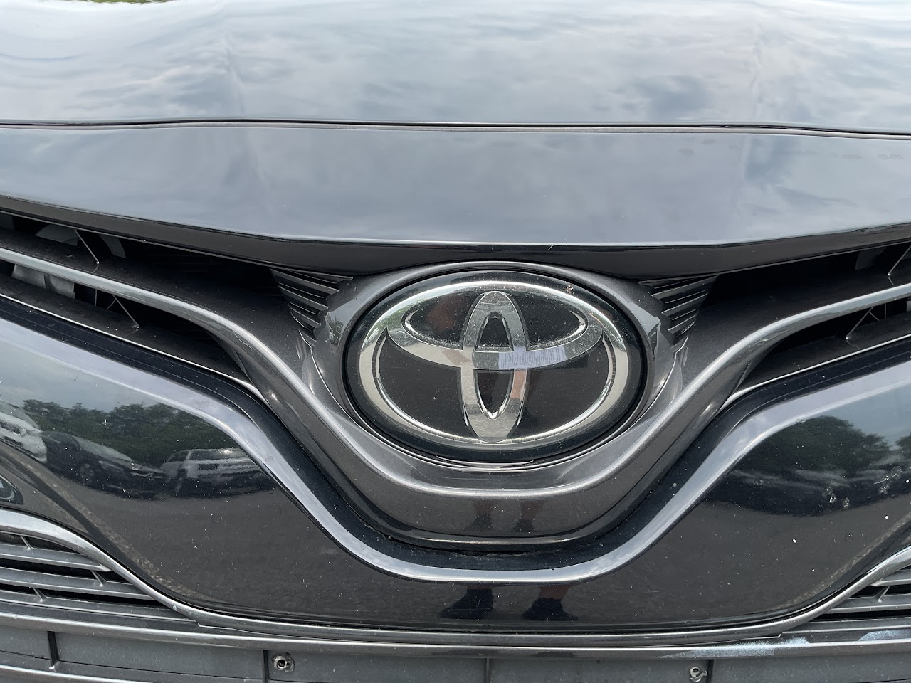 2020 Toyota Camry — photo 18 of 34