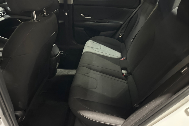 2026 Hyundai Elantra — photo 12 of 29