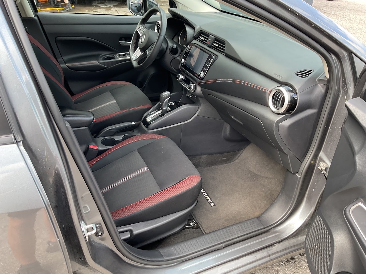 2024 Nissan Versa — photo 20 of 34