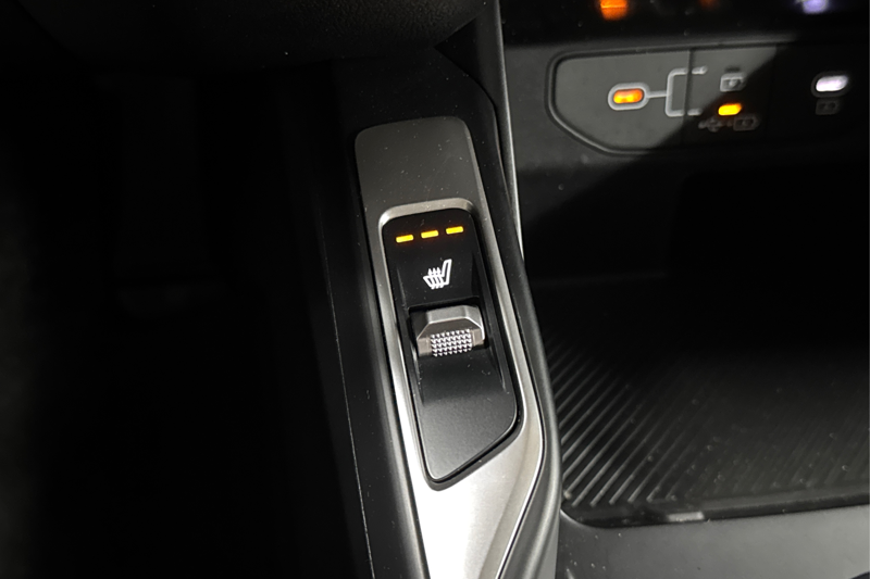 2025 Kia Sorento — photo 25 of 33