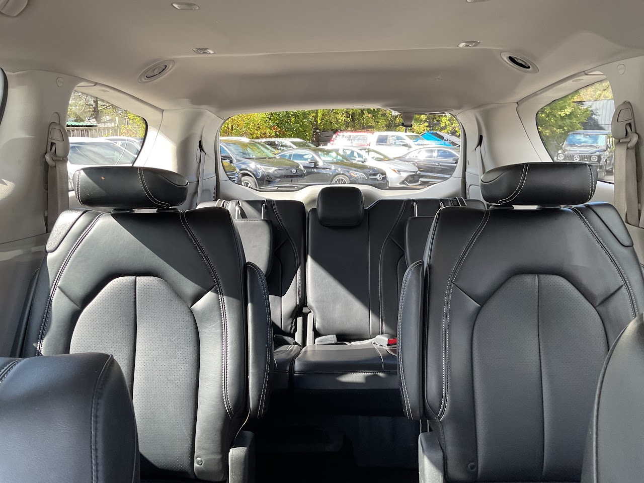 2024 Chrysler Pacifica — photo 32 of 34