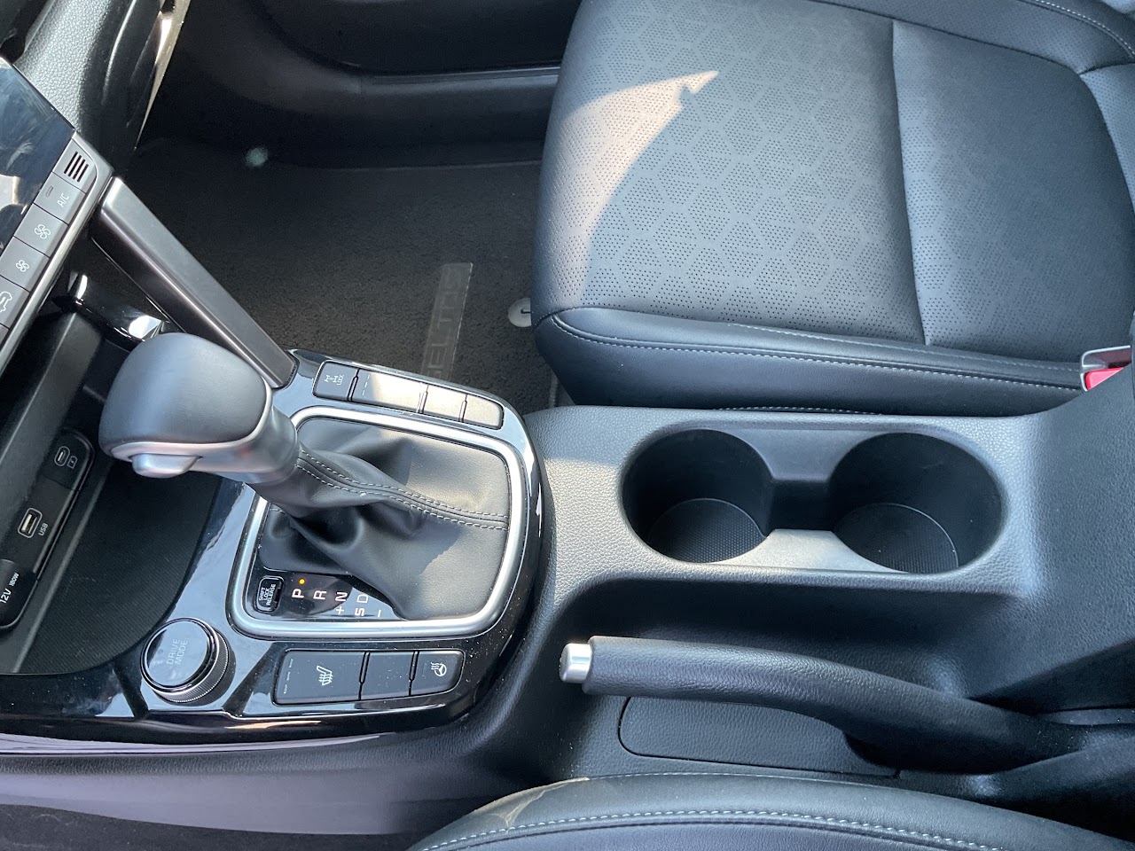 2025 Kia Seltos — photo 29 of 34