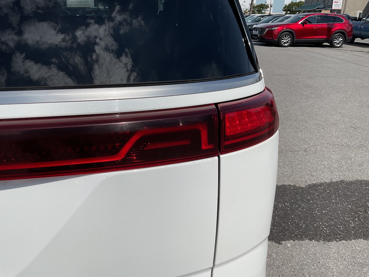 2024 Kia Carnival — photo 18 of 34