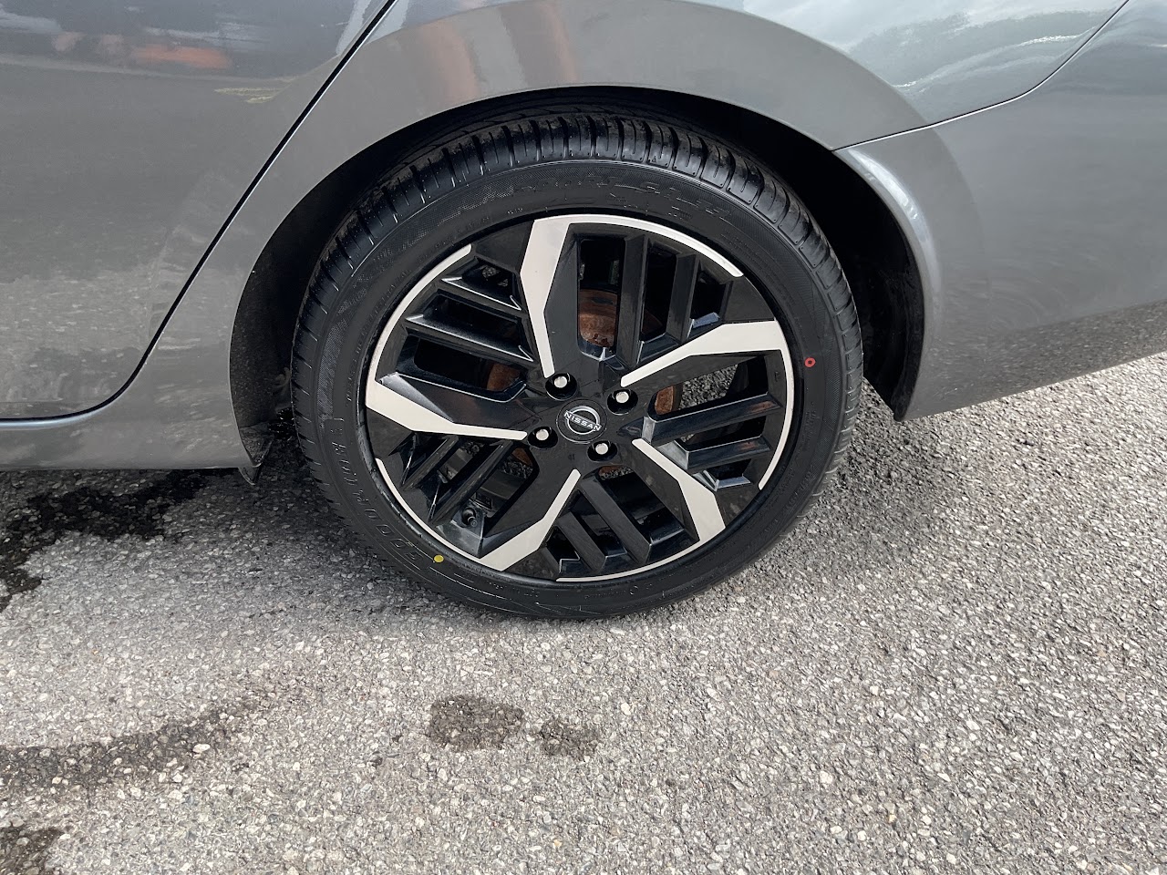 2024 Nissan Versa — photo 10 of 34