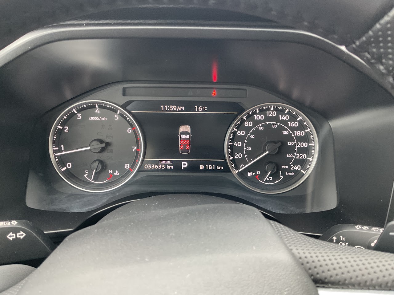 2025 Mitsubishi Outlander — photo 27 of 33