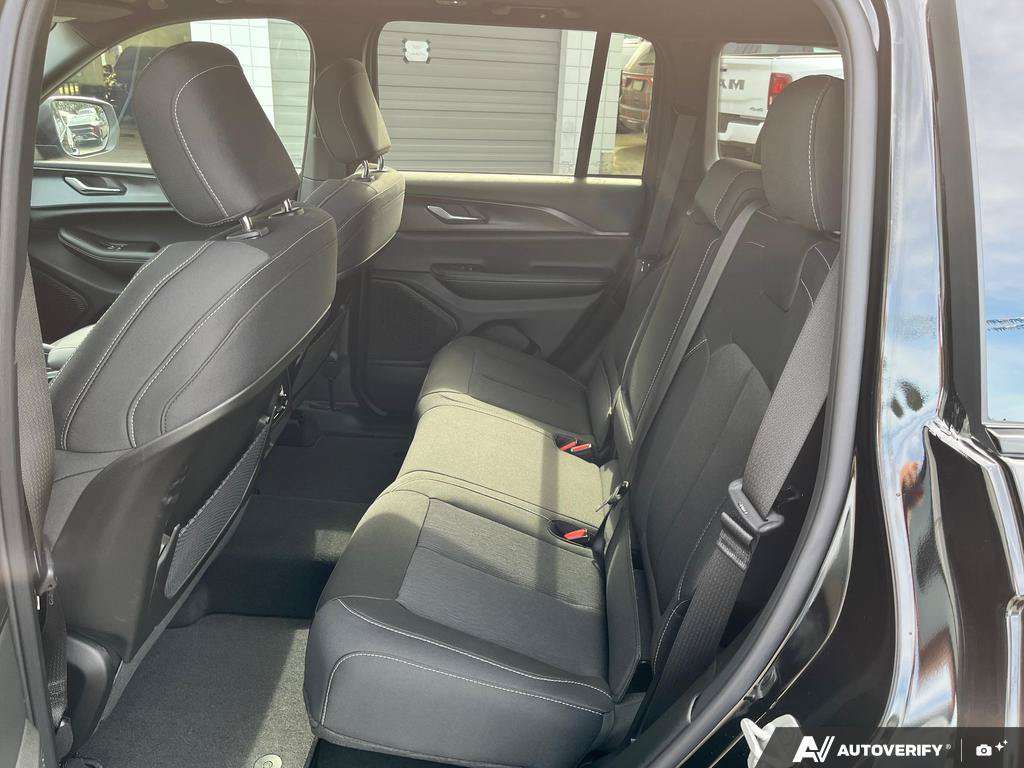 2026 Jeep Grand Cherokee — photo 23 of 25