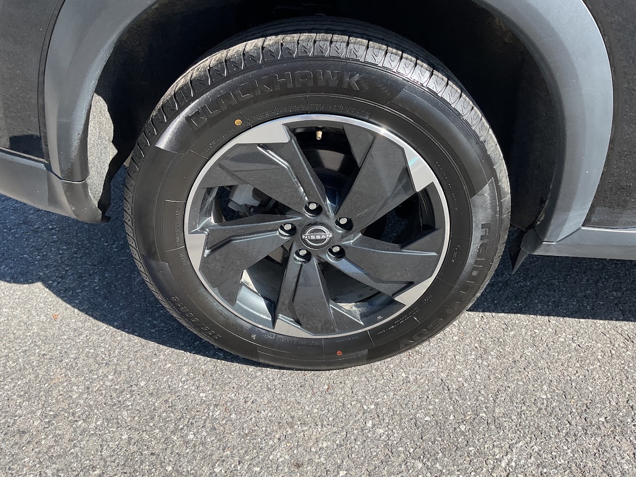 2025 Nissan Rogue — photo 16 of 34