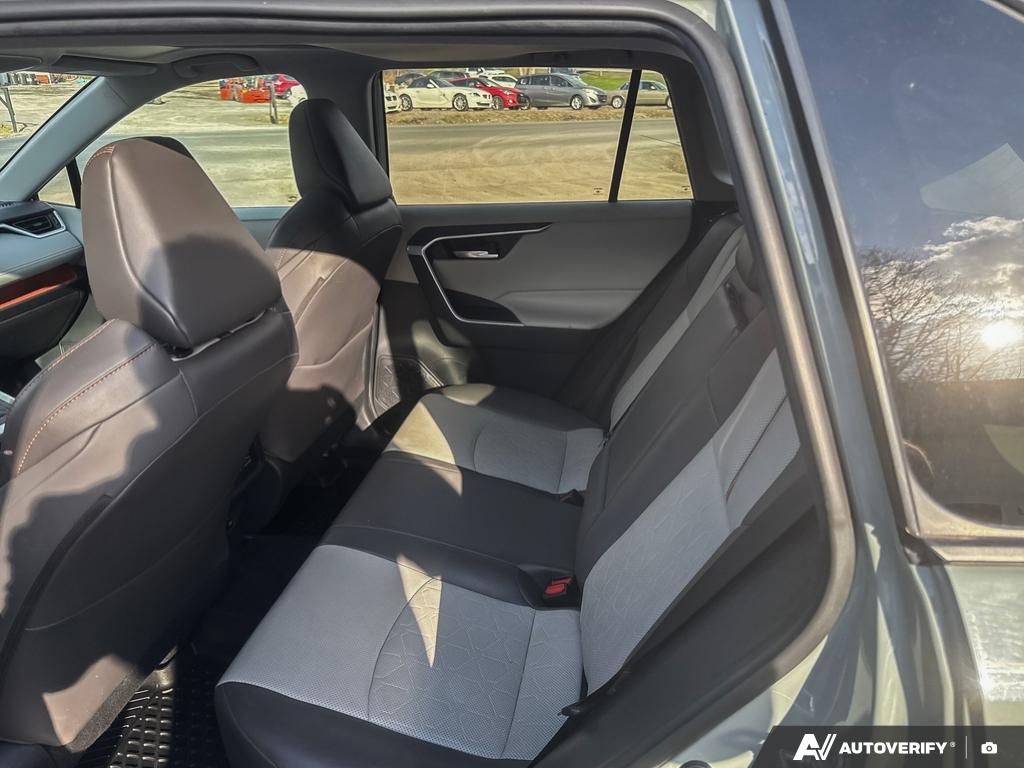 2019 Toyota RAV4 — photo 23 de 25