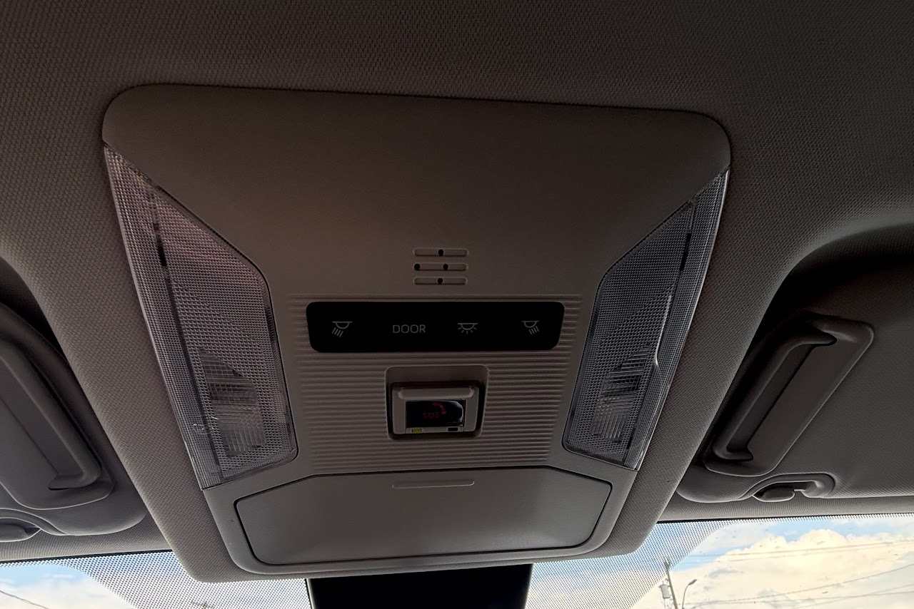 2025 Toyota RAV4 — photo 21 of 47