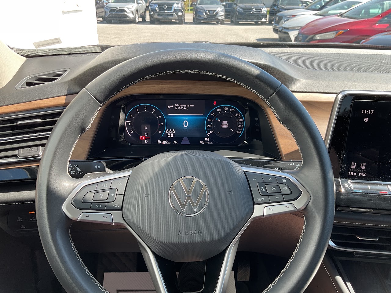 2024 Volkswagen Atlas — photo 13 of 21