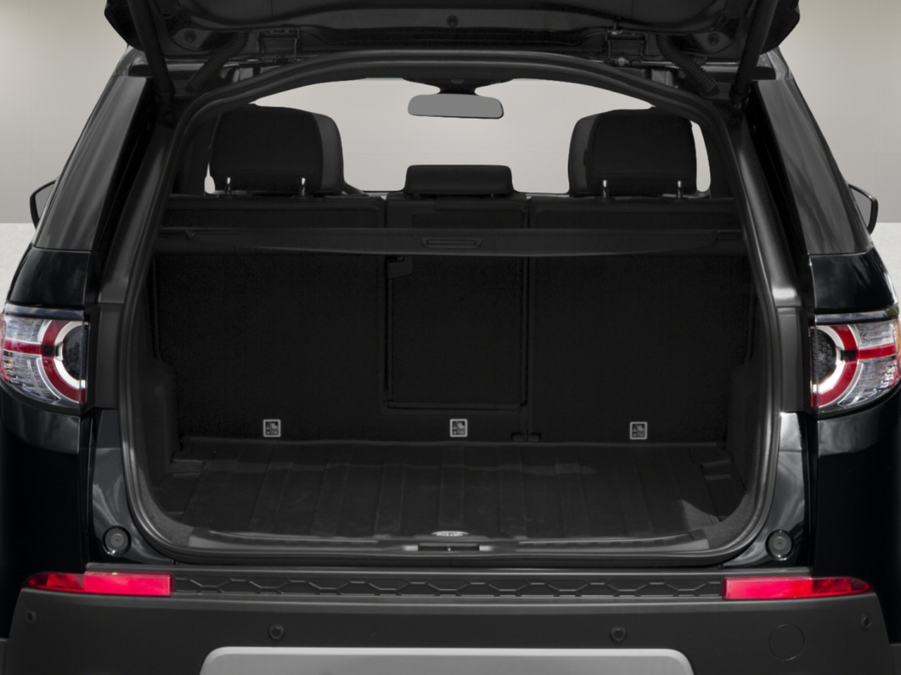 2016 Land Rover Discovery Sport — photo 8 of 12