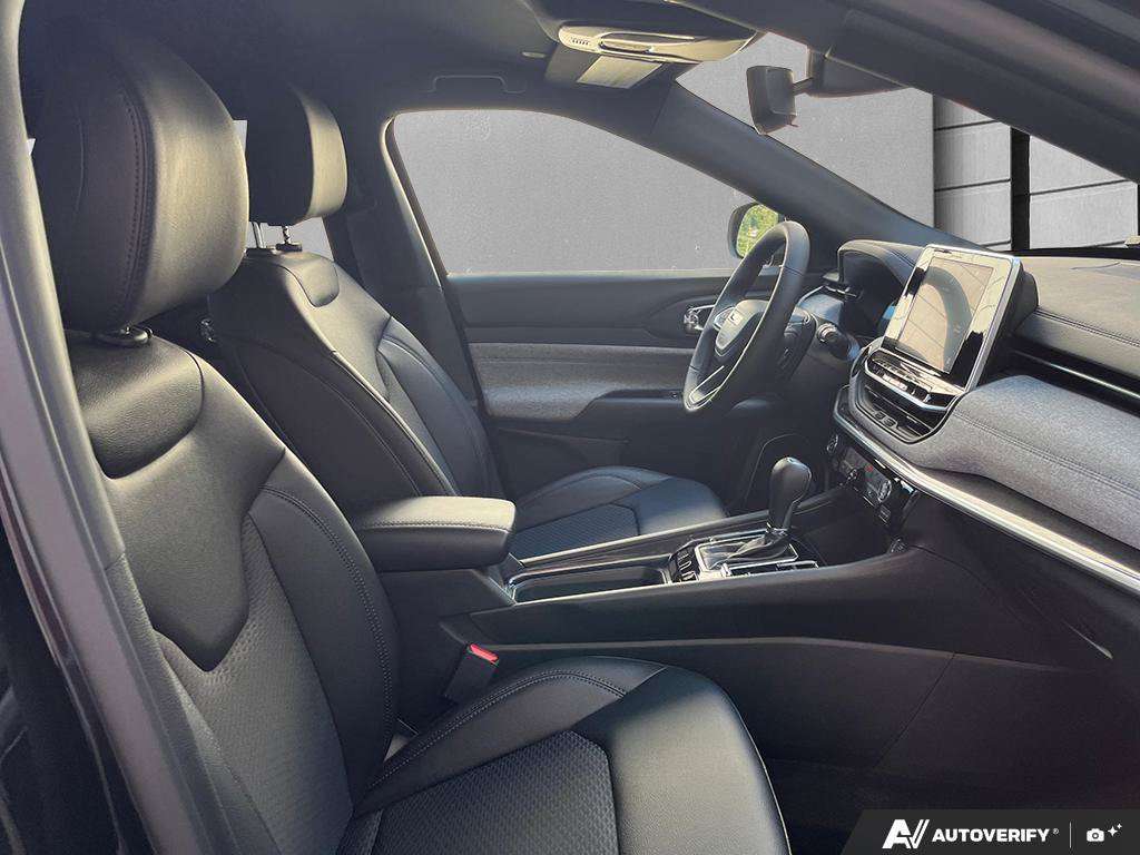2025 Jeep Compass — photo 22 of 25