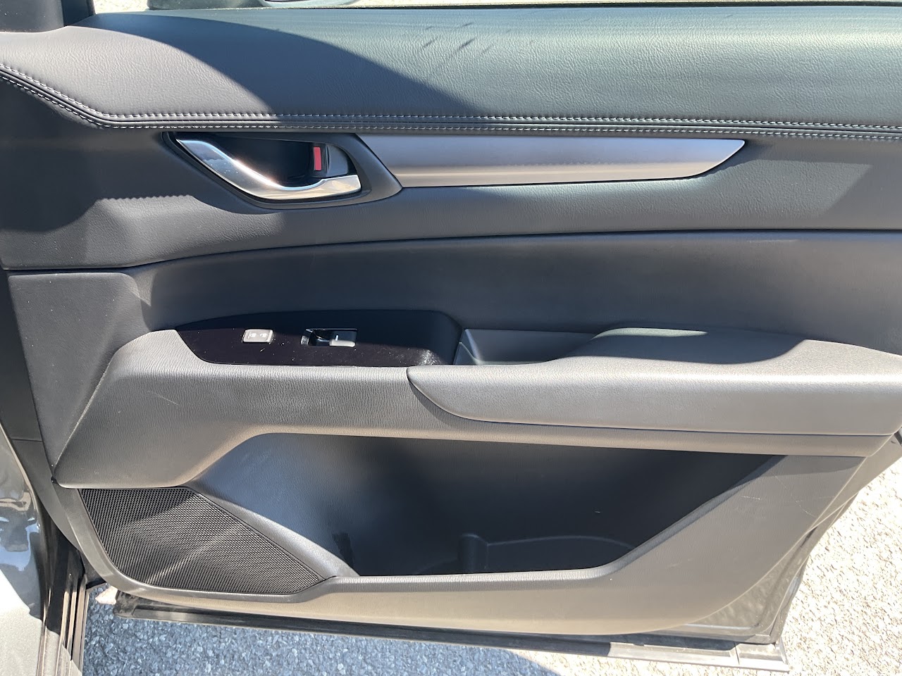 2025 Mazda CX-5 — photo 31 of 34