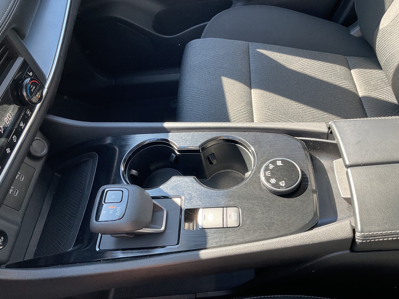 2025 Nissan Rogue — photo 27 de 34