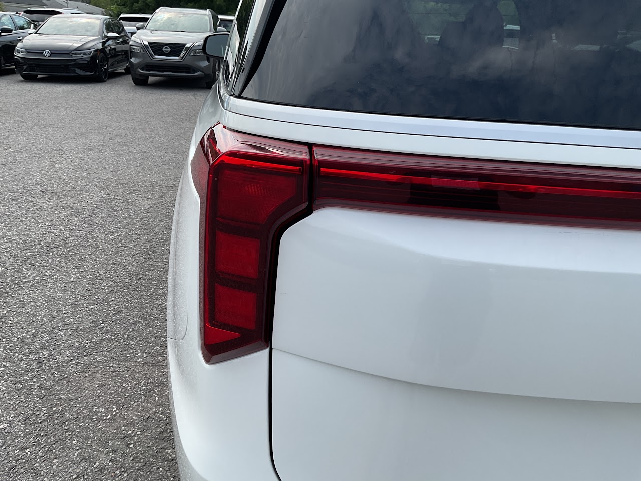 2025 Kia Carnival — photo 16 of 34