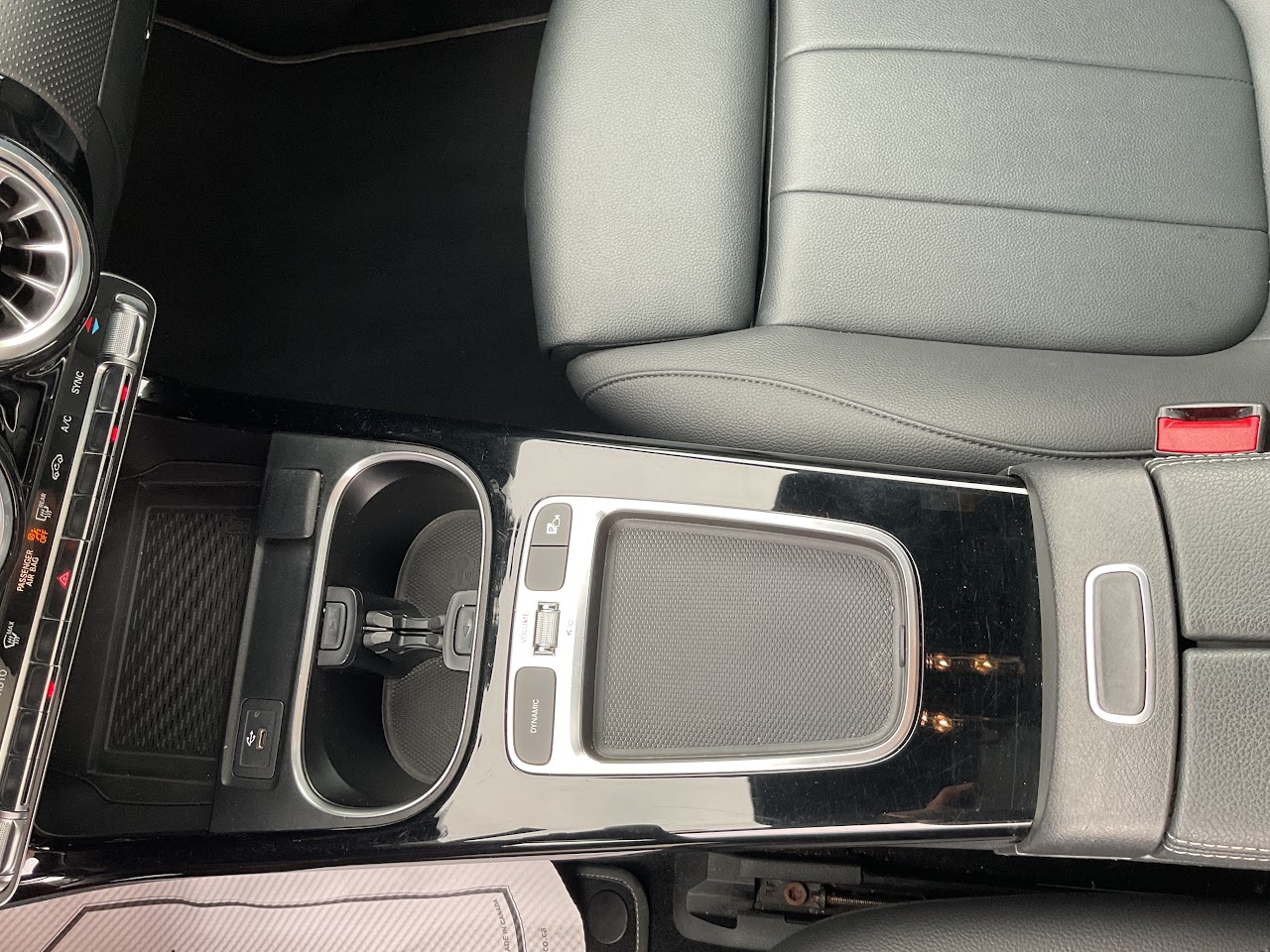 2025 Mercedes-Benz CLA-Class — photo 29 de 34