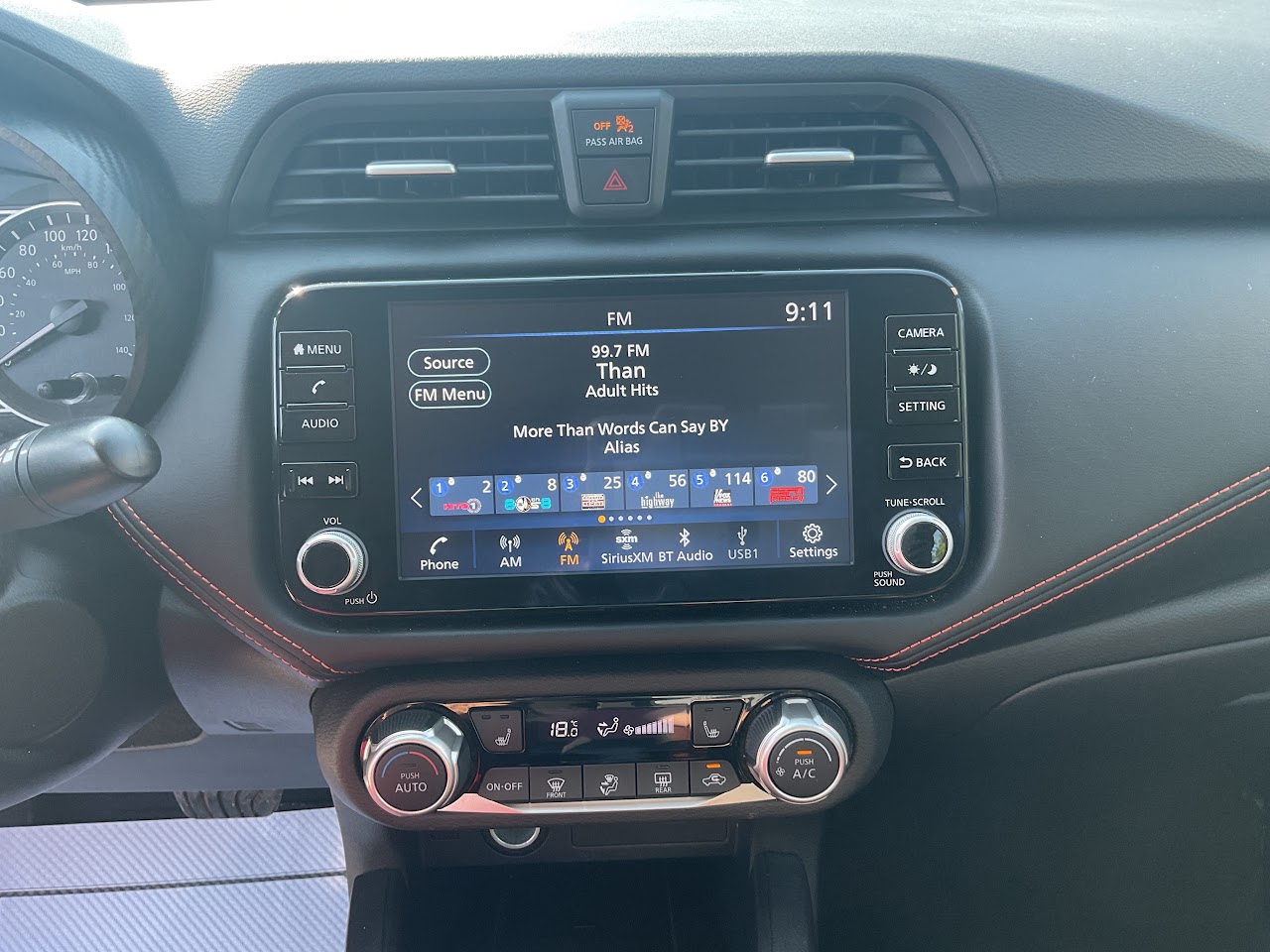 2023 Nissan Versa — photo 28 of 34