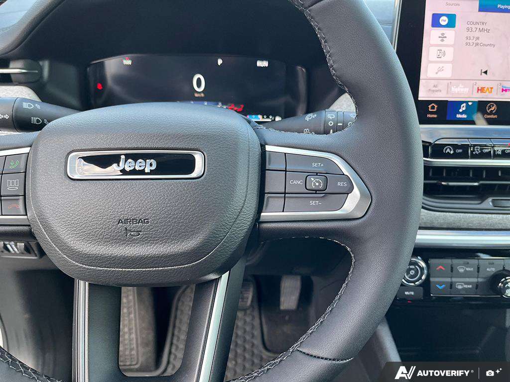 2026 Jeep Compass — photo 16 de 25