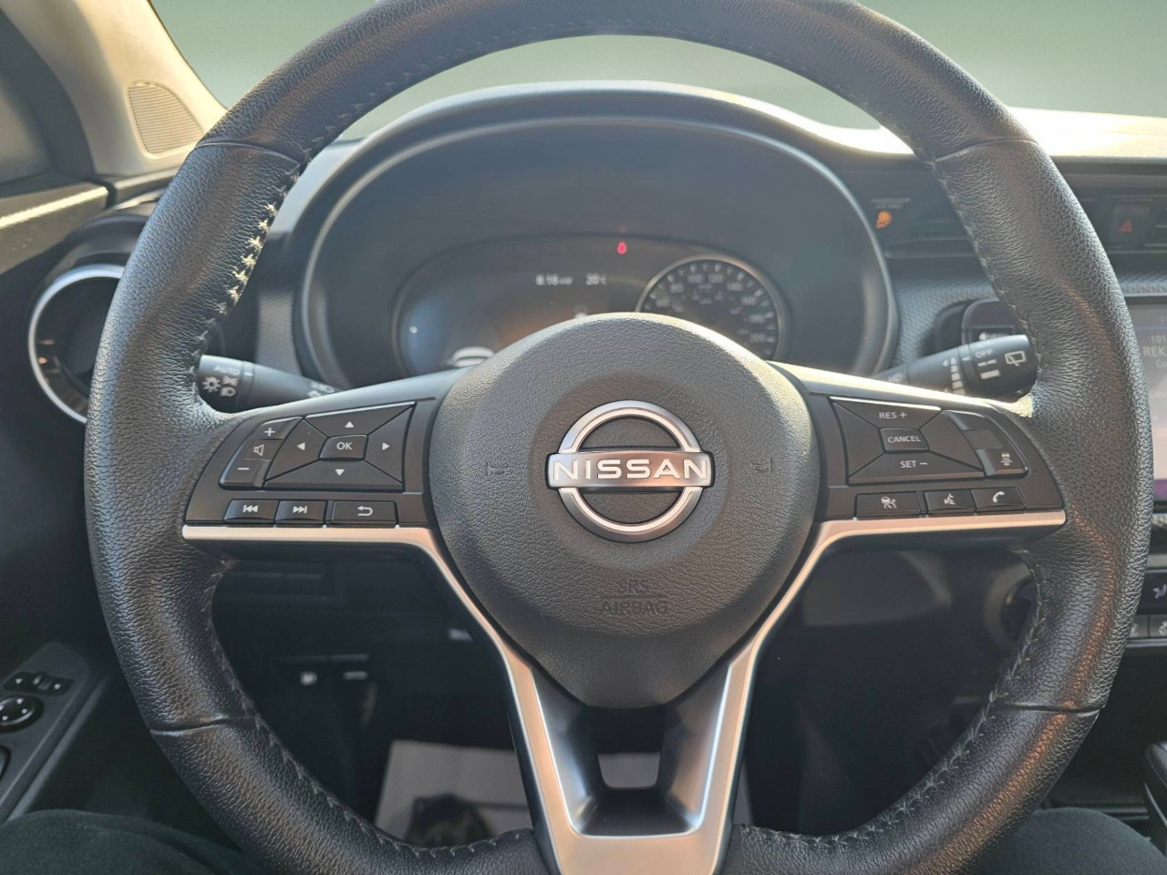 2025 Nissan Kicks Play — photo 9 de 20
