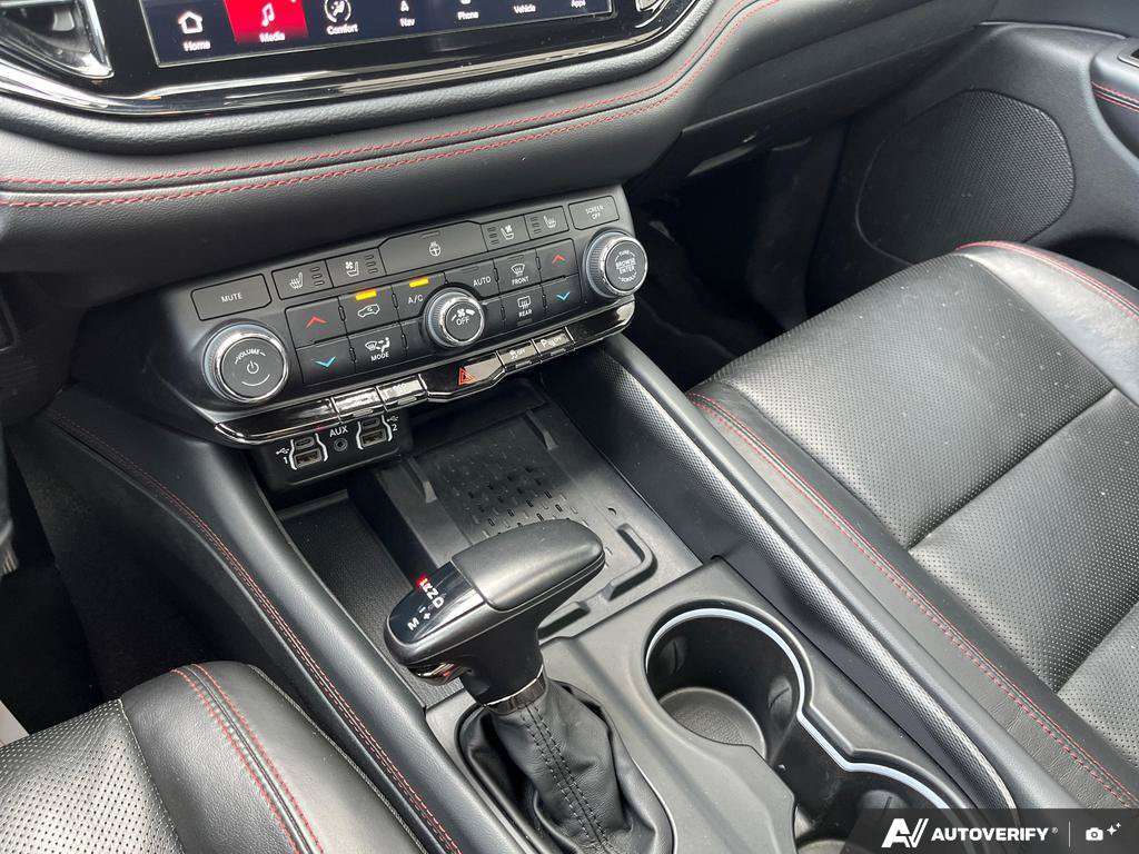 2025 Dodge Durango — photo 18 of 25