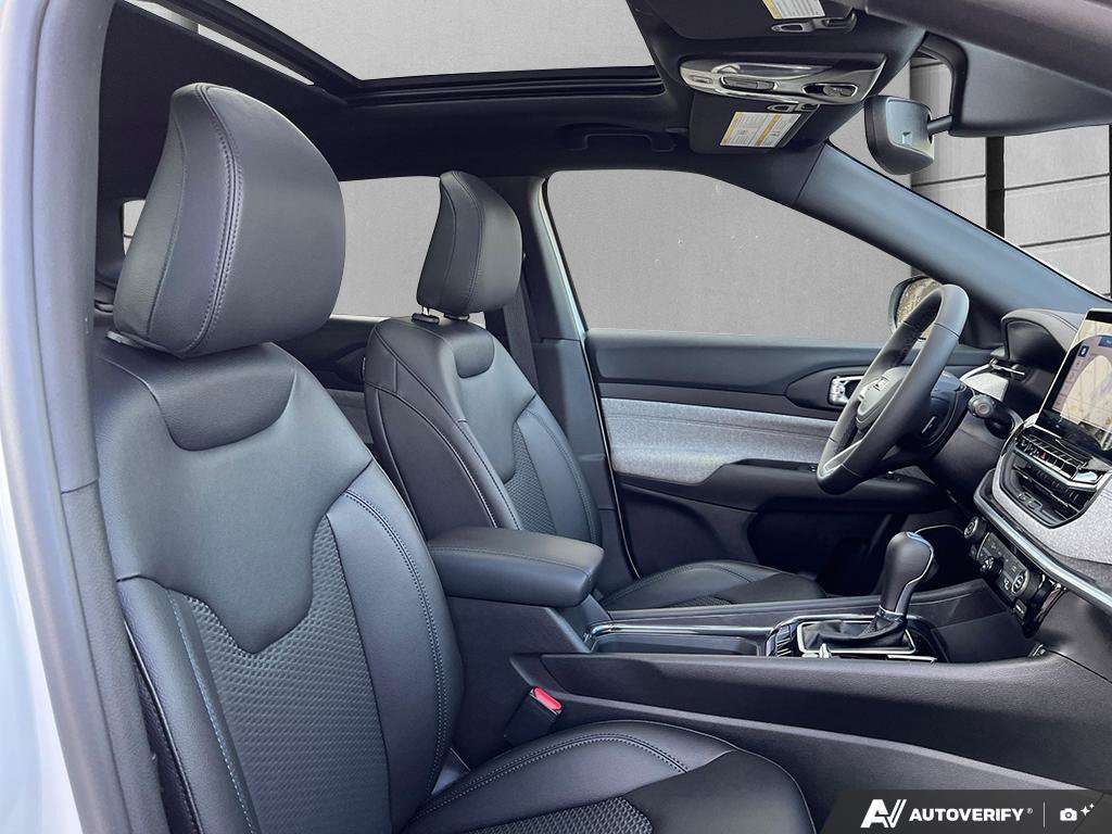 2026 Jeep Compass — photo 22 de 25