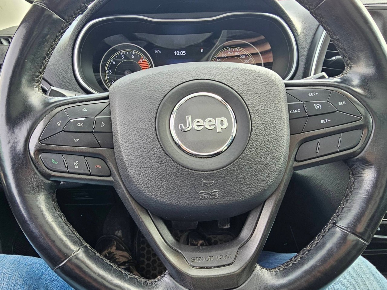2021 Jeep Cherokee — photo 9 of 22
