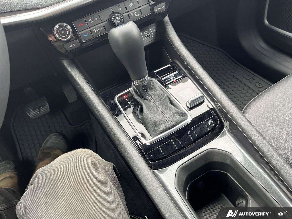 2025 Jeep Compass — photo 18 of 25
