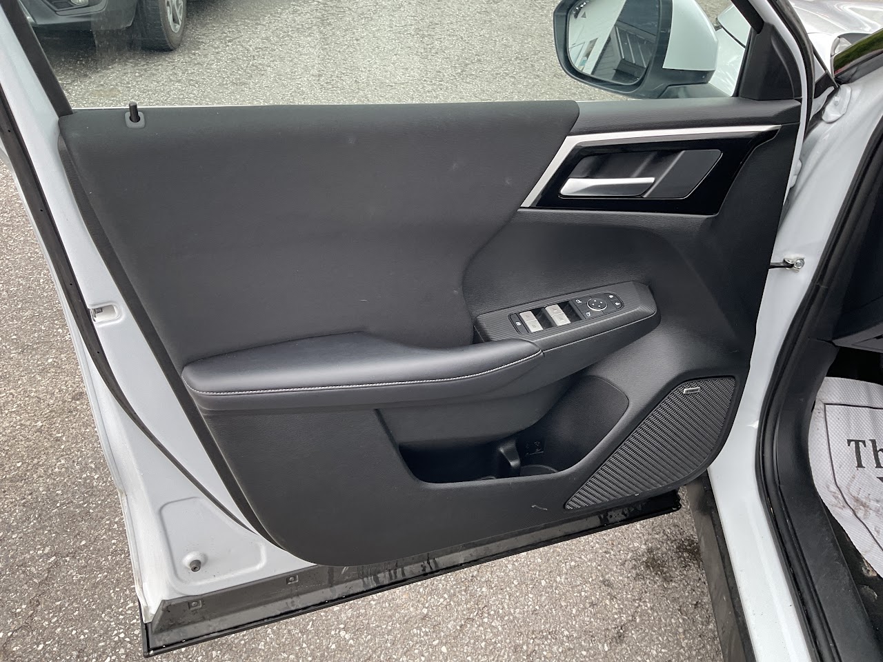 2025 Mitsubishi Outlander — photo 30 of 33