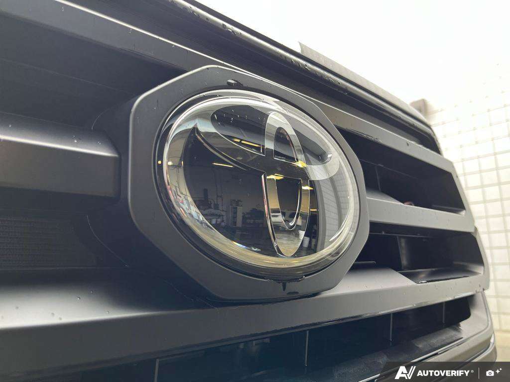2022 Toyota Tacoma — photo 9 of 25