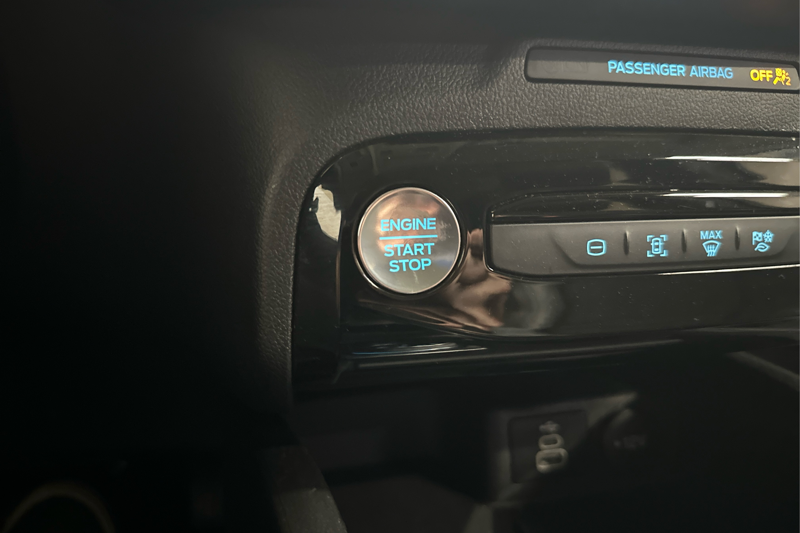 2025 Ford Escape Plug-in Hybrid — photo 23 of 28