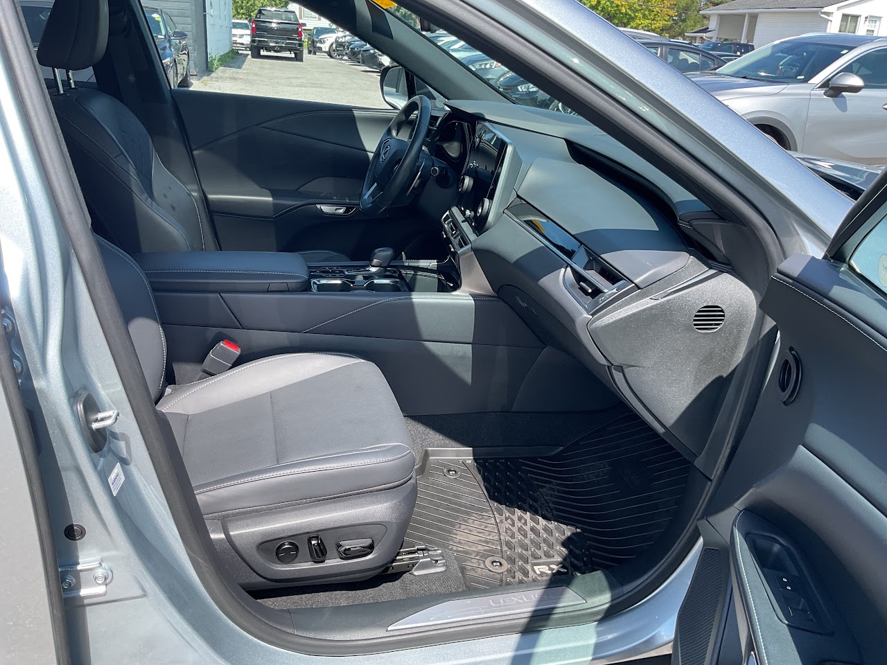 2023 Lexus RX — photo 21 de 34