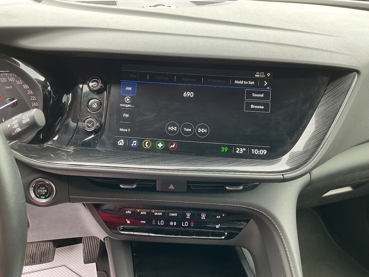 2023 Buick Envision — photo 28 of 34
