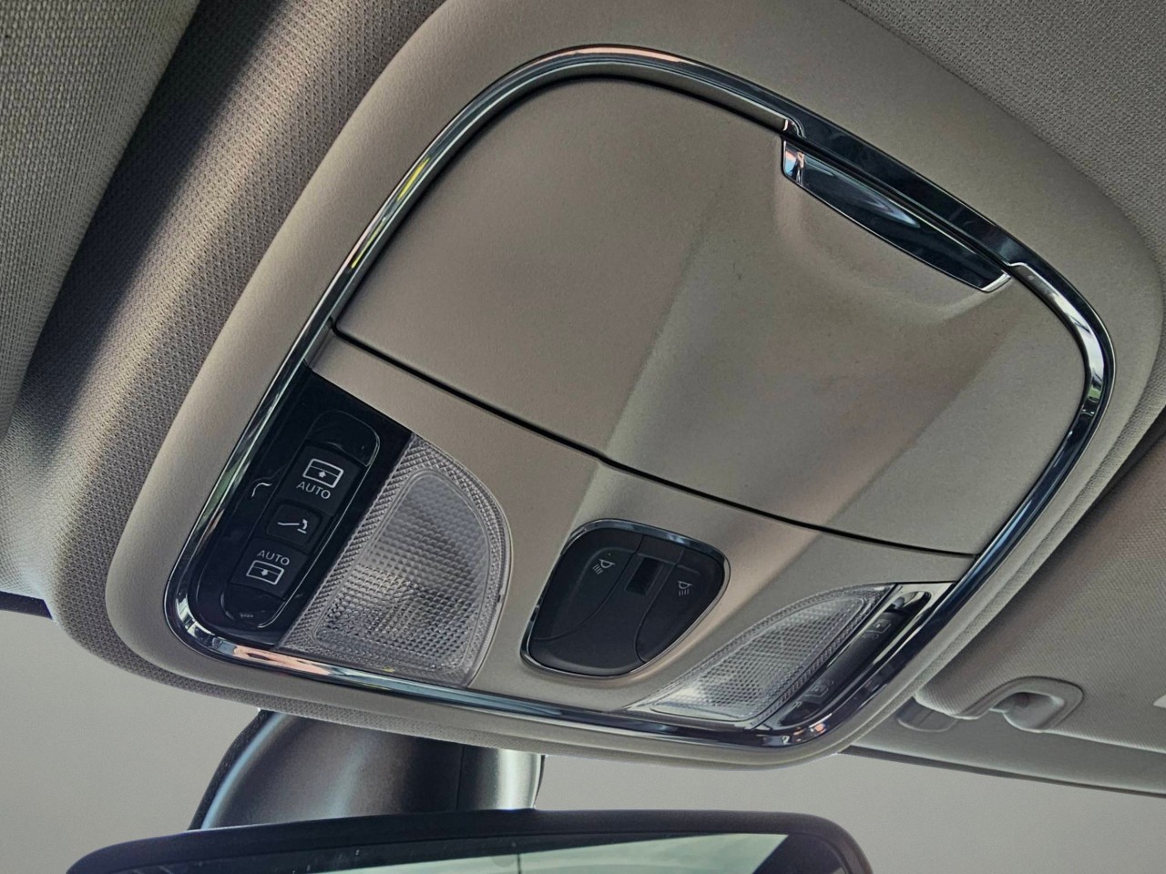 2021 Jeep Cherokee — photo 15 of 22