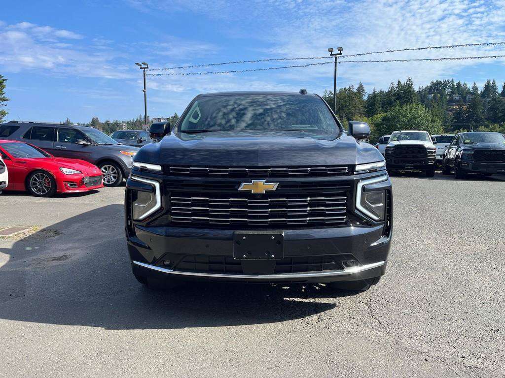 2025 Chevrolet Suburban — photo 5 of 25