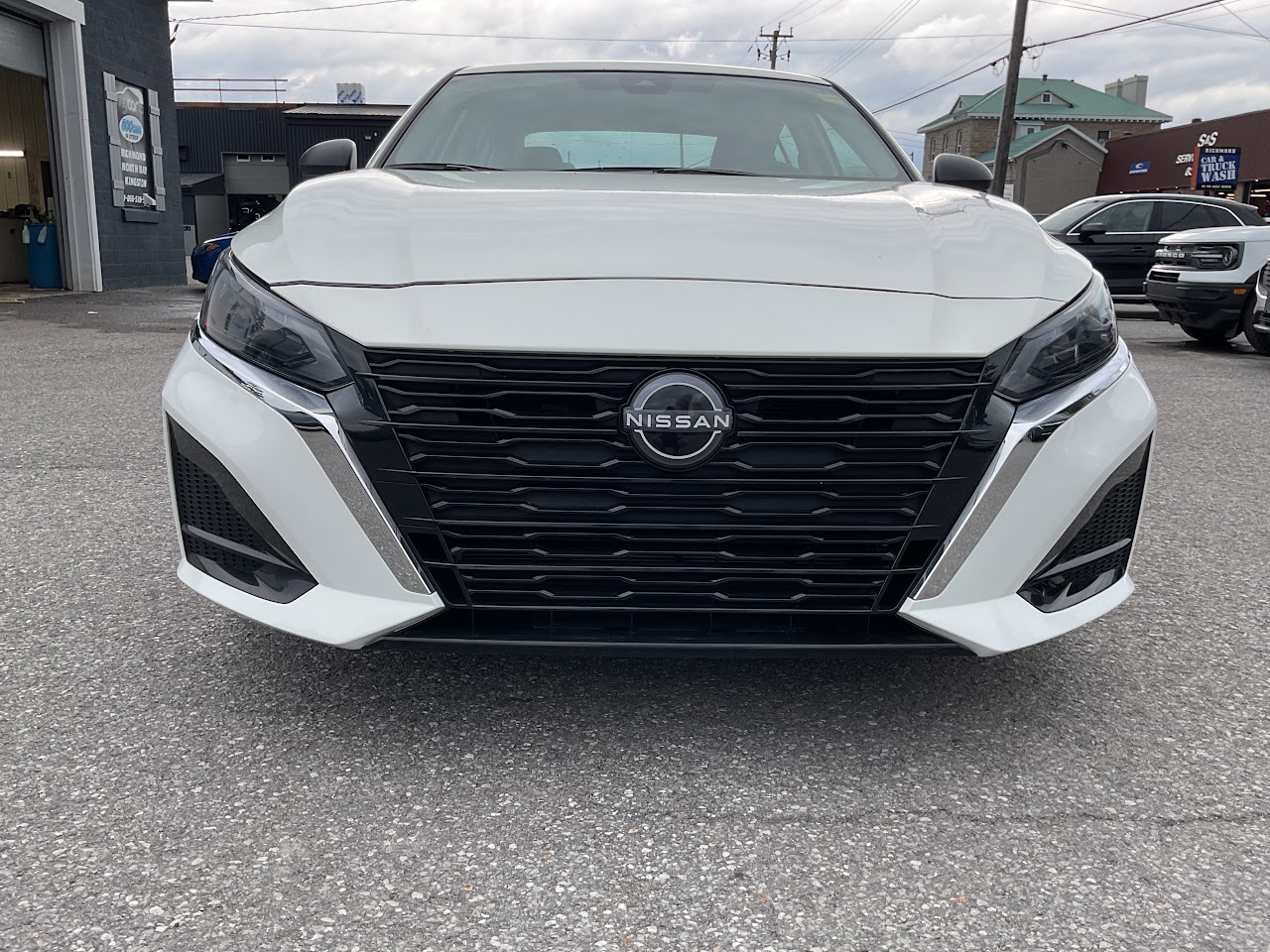 2025 Nissan Altima — photo 16 of 32