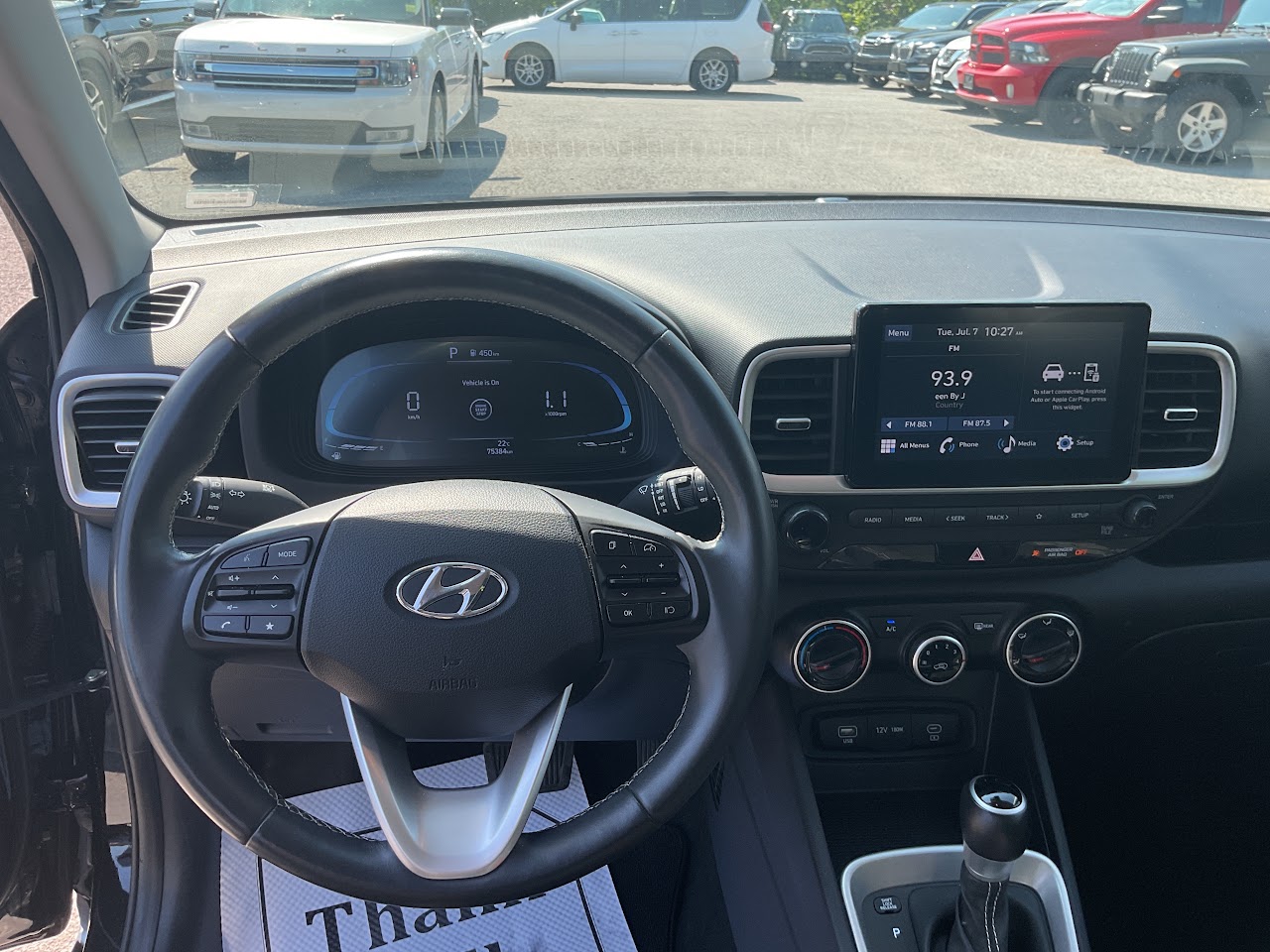 2024 Hyundai Venue — photo 24 of 34