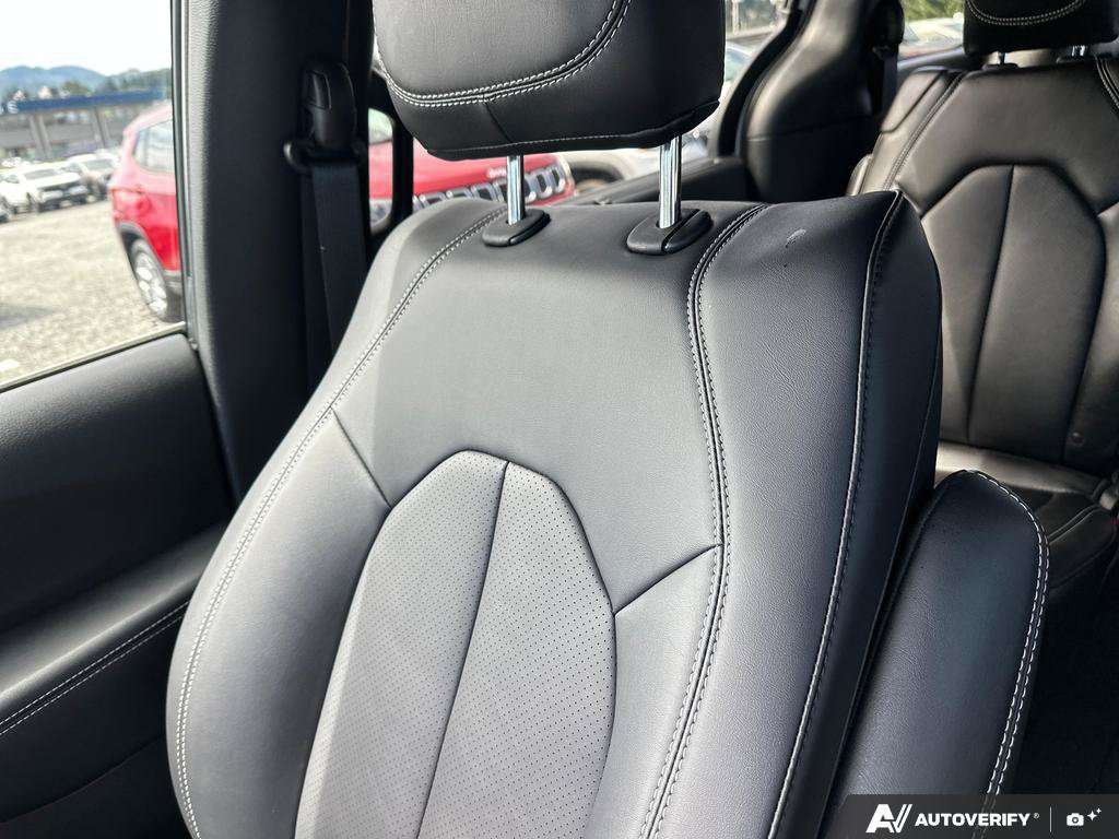 2025 Chrysler Grand Caravan — photo 20 of 25