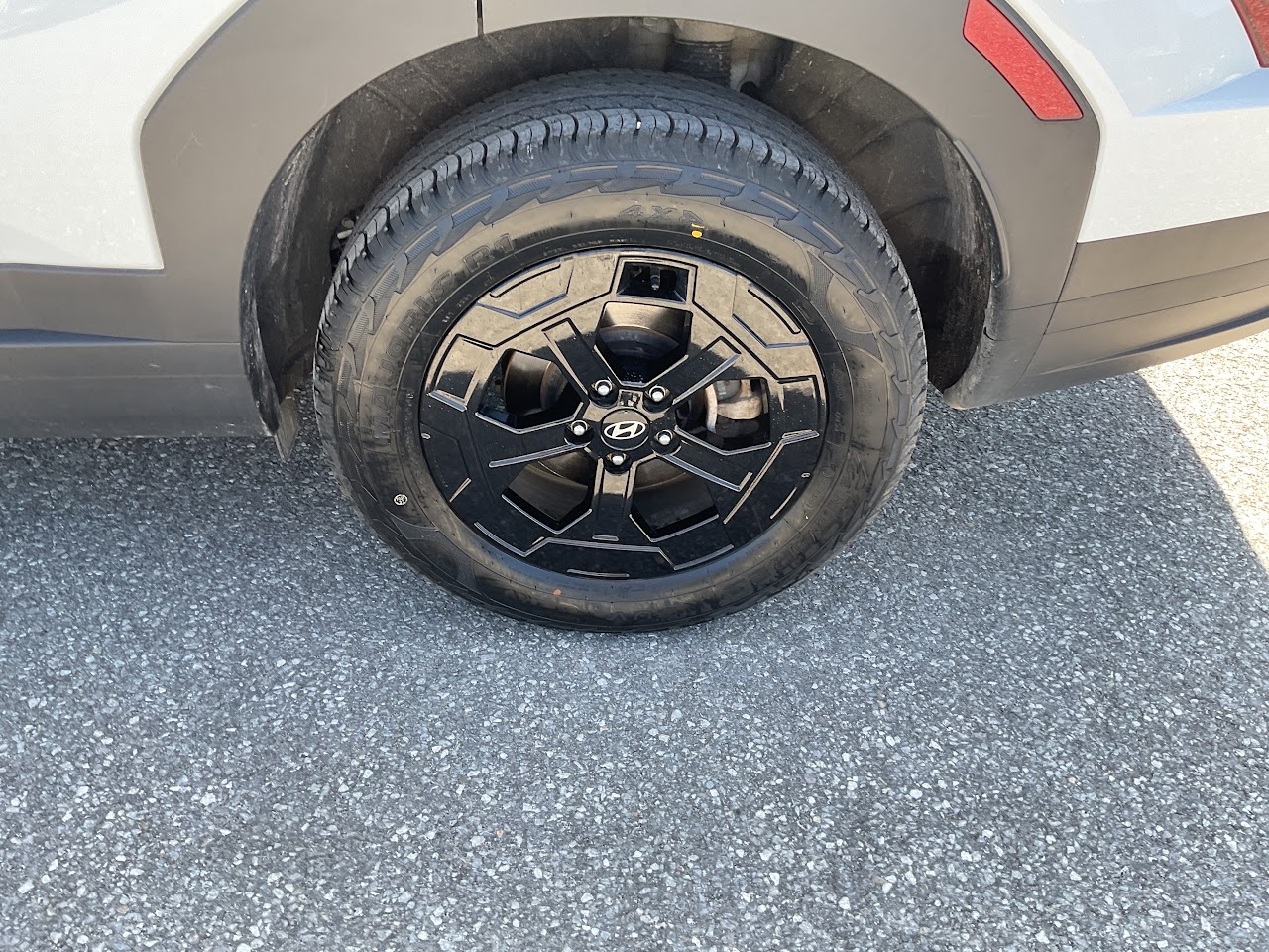 2025 Hyundai Santa Fe — photo 11 of 34