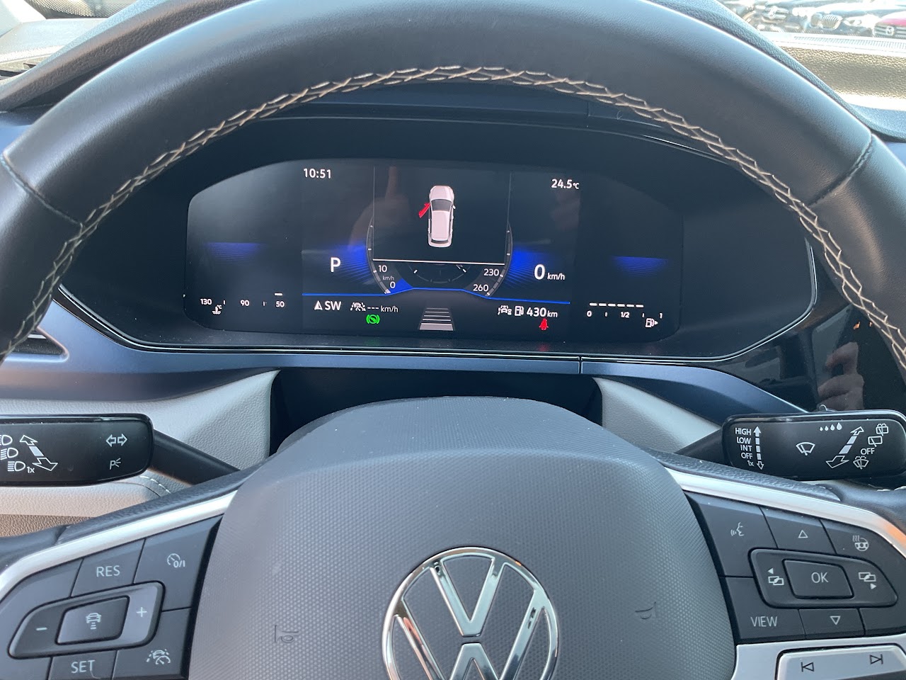 2024 Volkswagen Taos — photo 27 of 34
