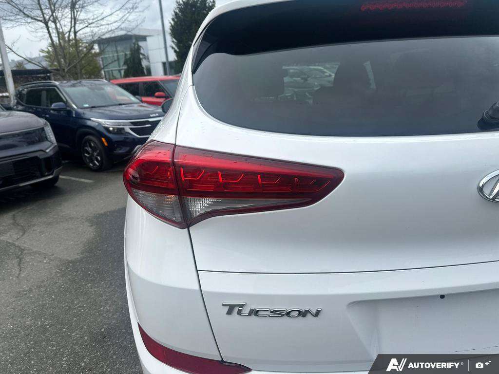 2016 Hyundai Tucson — photo 11 of 25