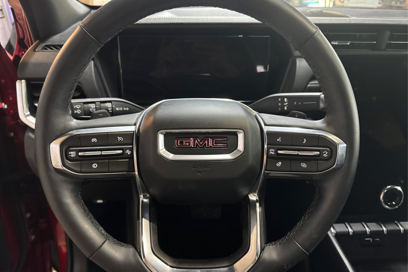 2025 GMC Terrain — photo 12 of 34
