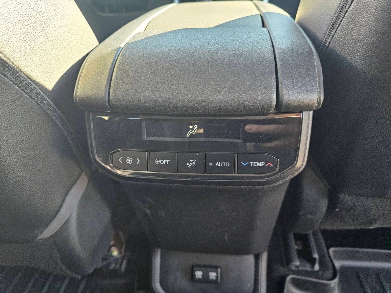 2021 Toyota Highlander — photo 25 of 27