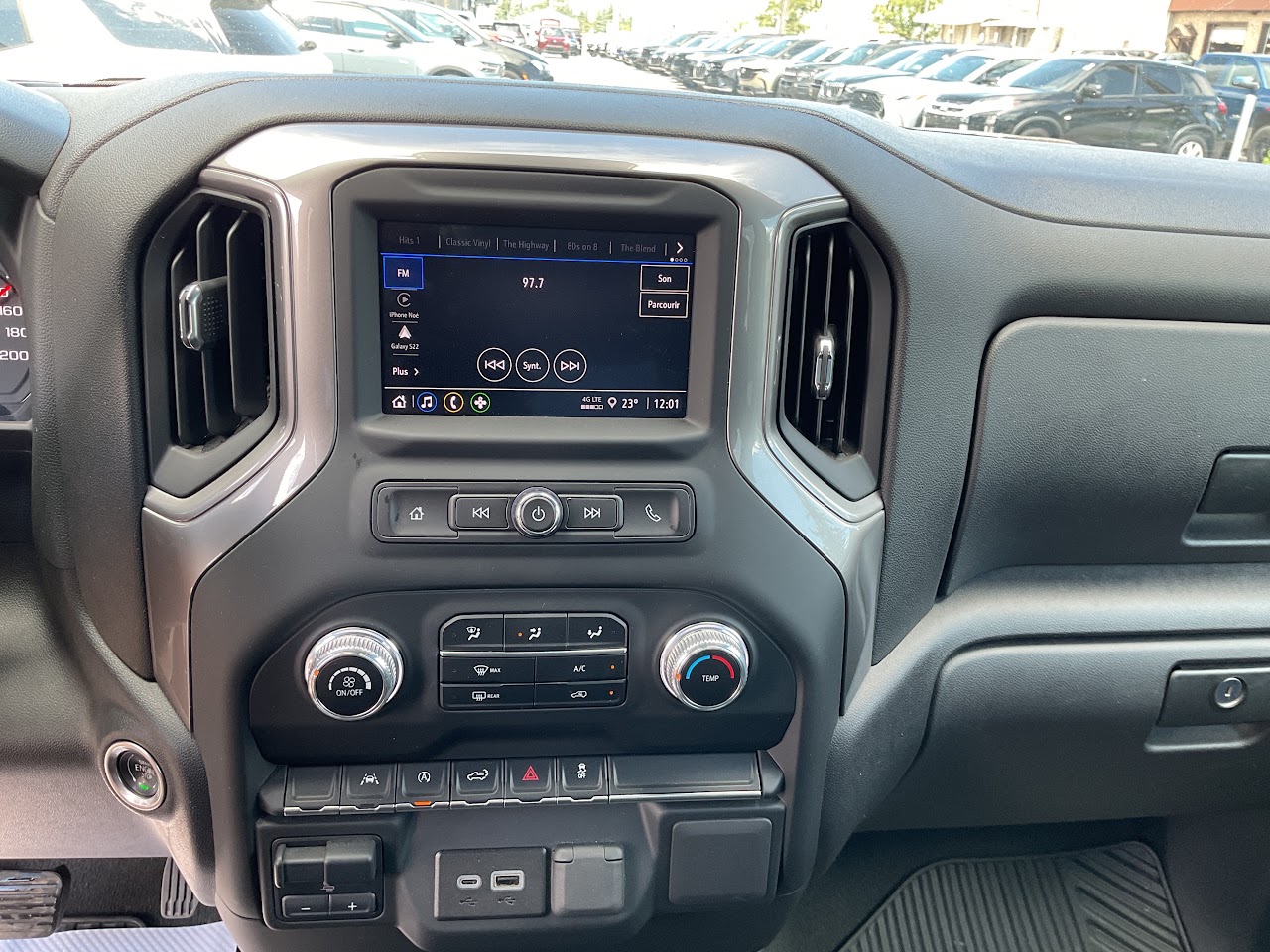 2024 GMC Sierra 1500 — photo 28 of 34