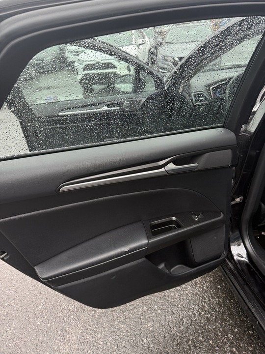 2020 Ford Fusion — photo 13 de 27