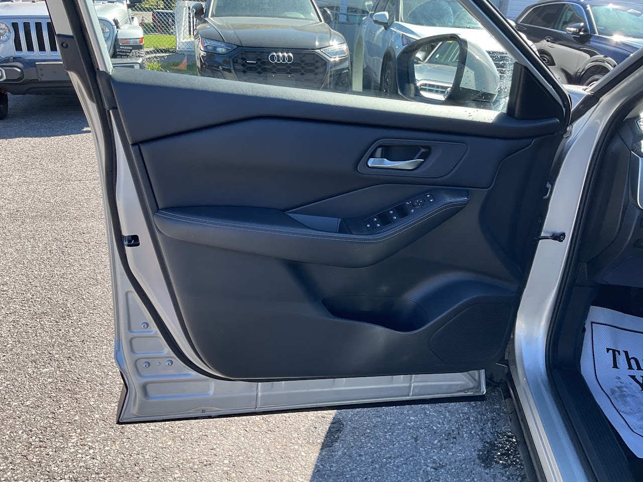 2025 Nissan Rogue — photo 17 de 34