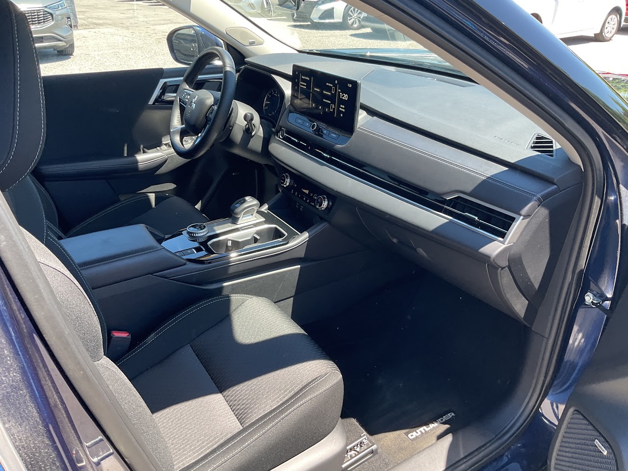 2025 Mitsubishi Outlander — photo 22 de 34