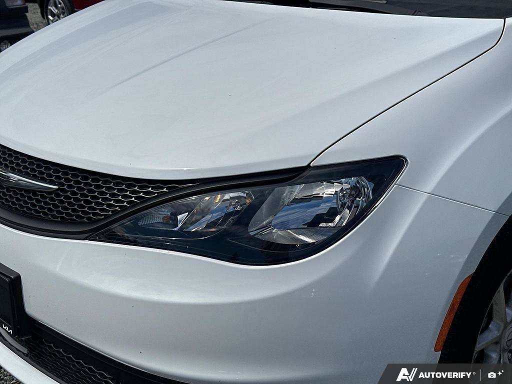 2025 Chrysler Grand Caravan — photo 8 of 25