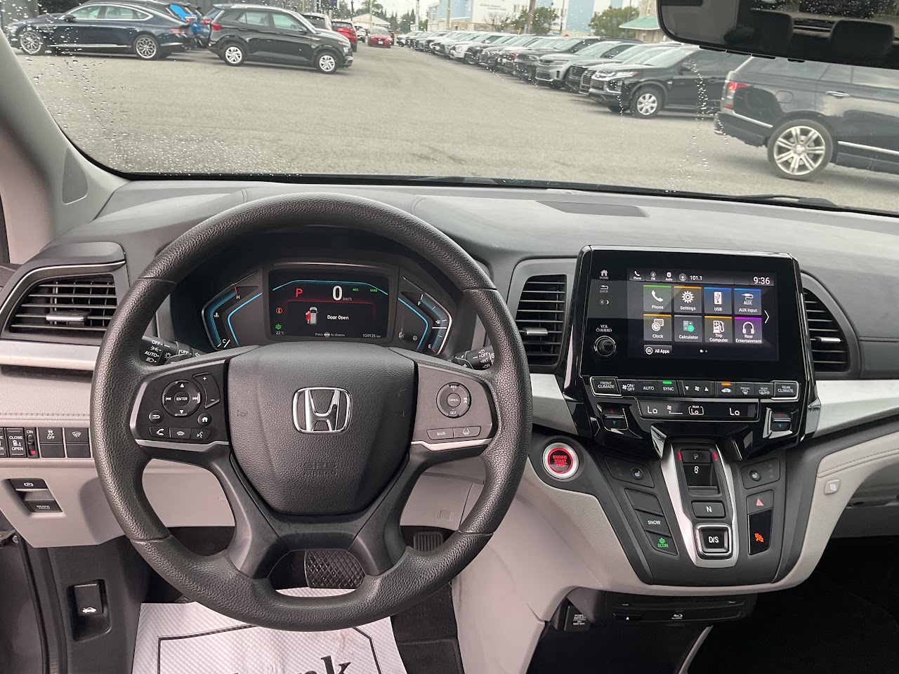 2018 Honda Odyssey — photo 23 of 34