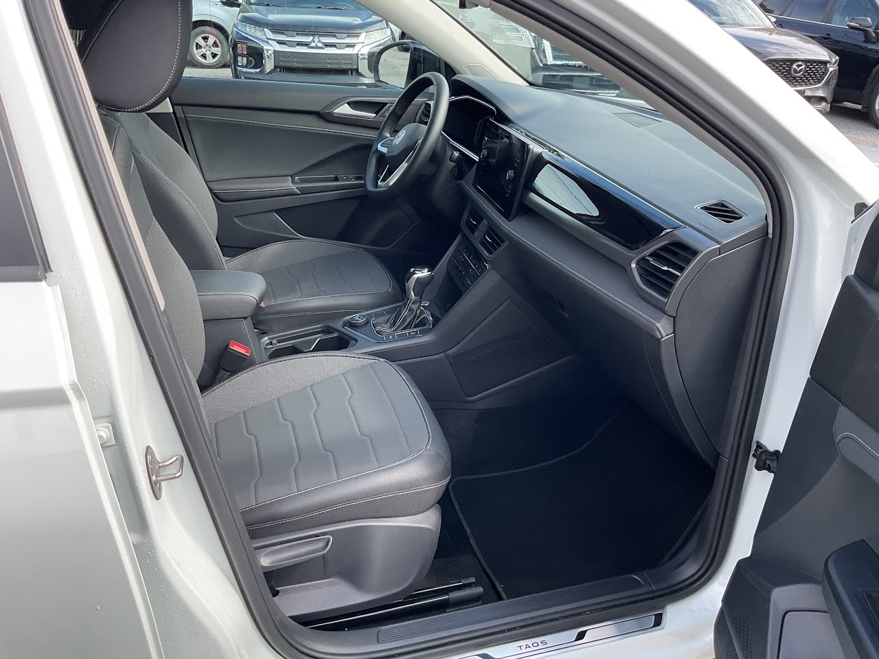 2026 Volkswagen Taos — photo 21 of 34
