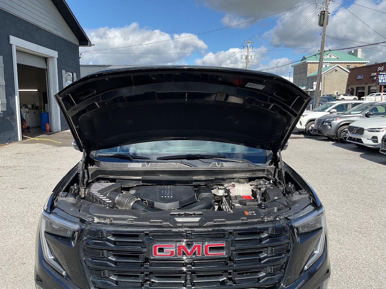 2025 GMC Acadia — photo 31 of 34